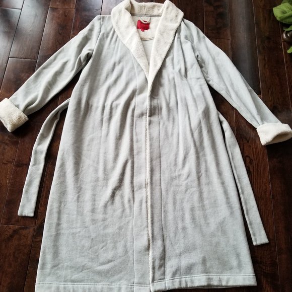 Victoria's Secret Grey Fleece Robe - Picture 11 of 11